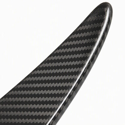 Carbon fiber spoiler weave and raised lip detail