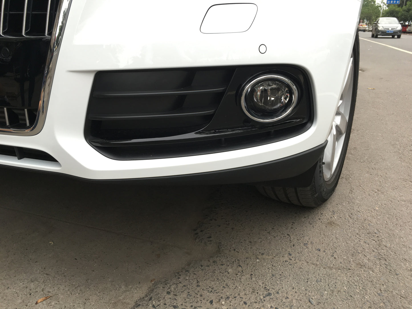 2013-2018 For Audi Q5 SQ5 8R.5/B8.5 Front Bumper Down Grille Honeycomb Style Non S Line Fog Light Grilles